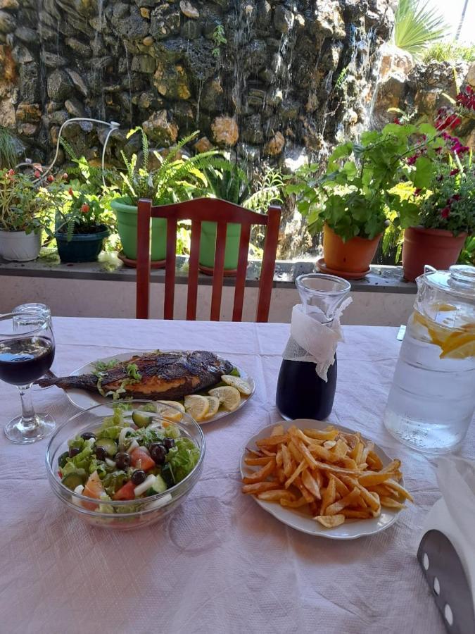Bar Restorant Hotel Altini Avlonya Dış mekan fotoğraf